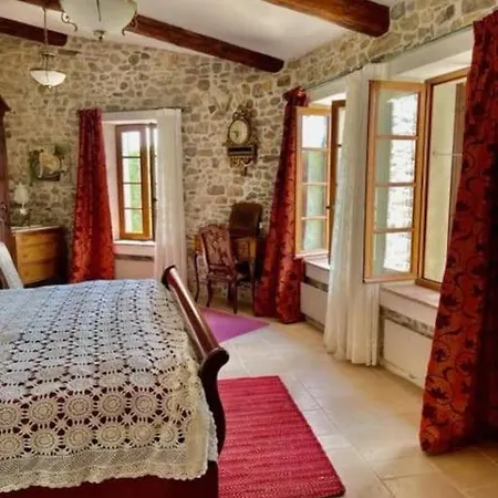 Le Petit Chateau De 펜션