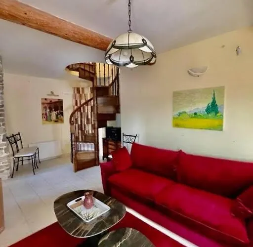 Le Petit Chateau De Feriehus Tournissan